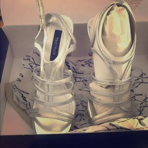 White House black market shows